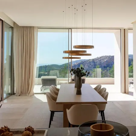 Breathtaking Triniatro With Amazing Views Son Vida