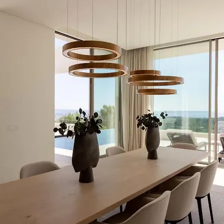 Breathtaking Triniatro With Amazing Views *