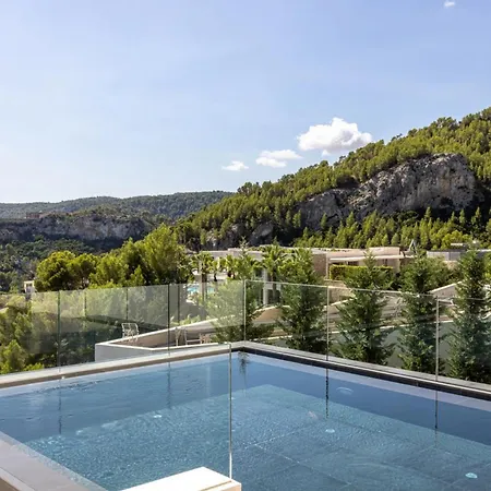 Villa Breathtaking Triniatro With Amazing Views