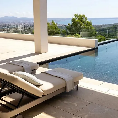 Breathtaking Triniatro With Amazing Views Son Vida